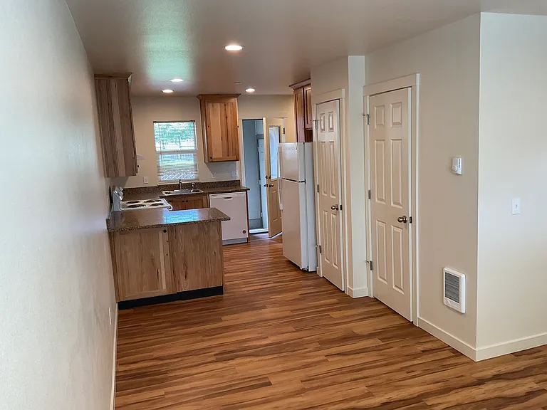 1842 City View St — Photo 5