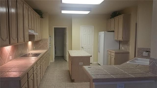 2nd image of 5910 Lafayette Dr