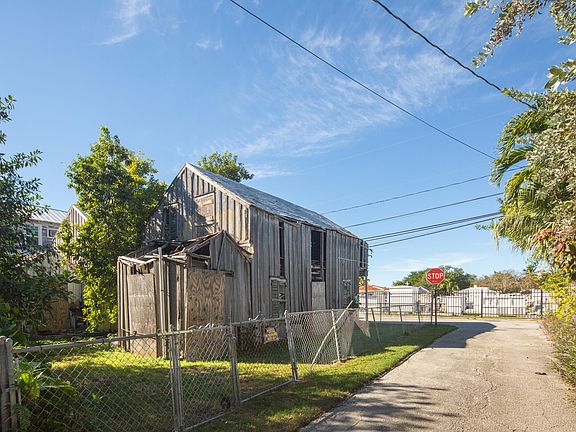 2nd image of 1010 & 1012 Olivia St