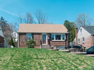 104 Ridge Rd, Cedar Grove, NJ 07009