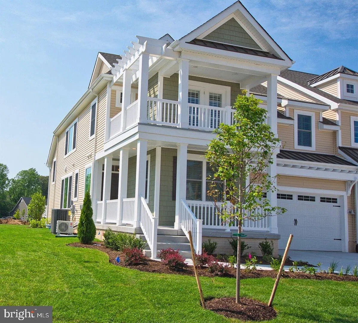 6 bed, 4.5 bath, 4500 sqft, $2,795 — Photo 1