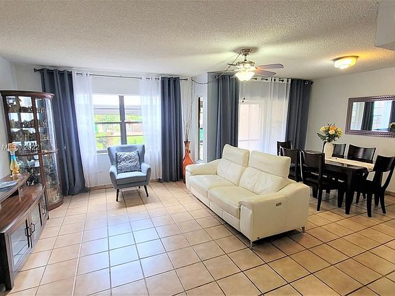 3rd image of 43 Seville Cir #2-47
