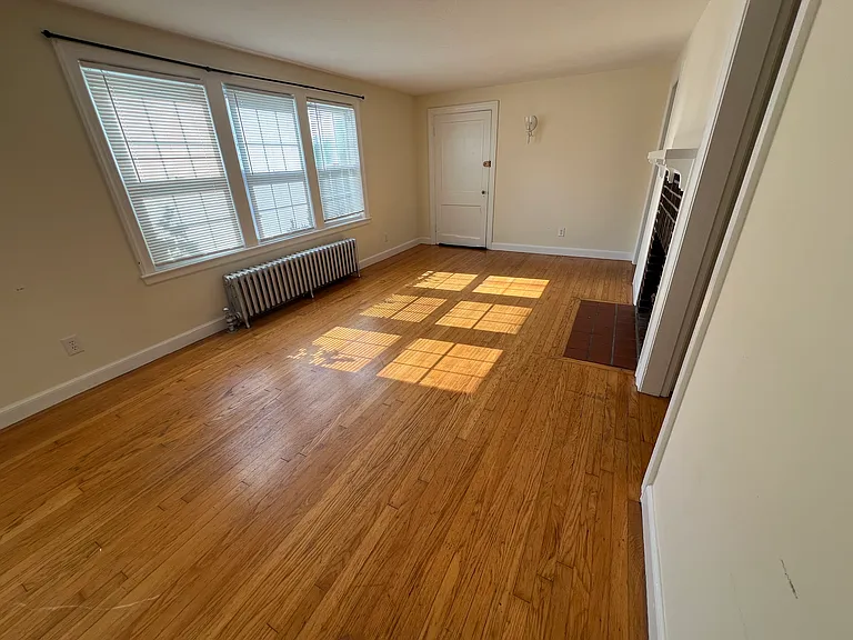 521 Burncoat St #1 — Photo 3