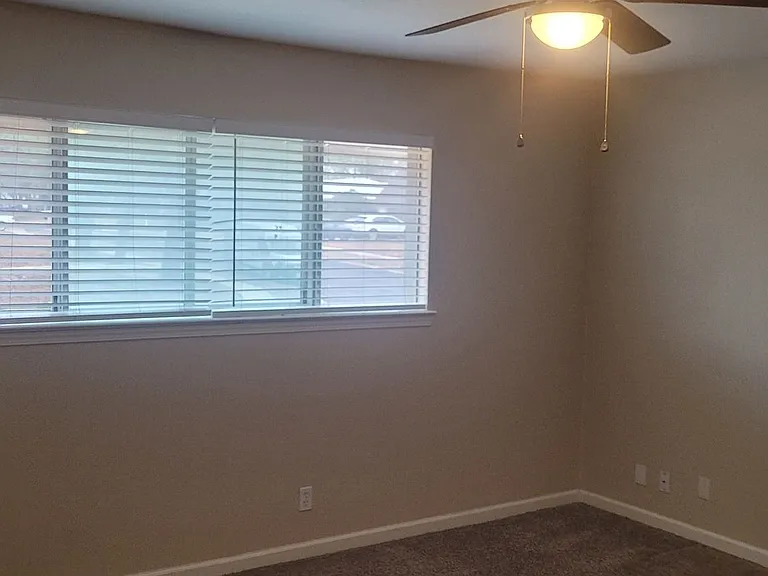 403 Indigo St — Photo 7
