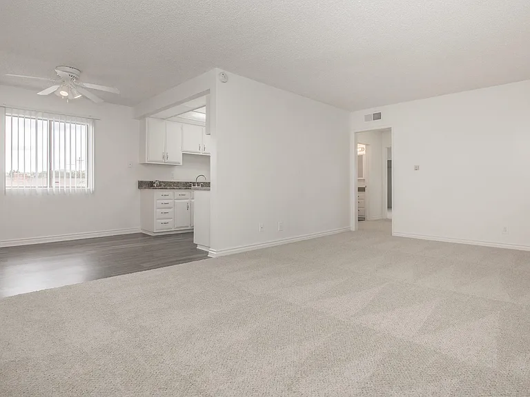Castilian and Cordova Apartment Homes — Photo 25