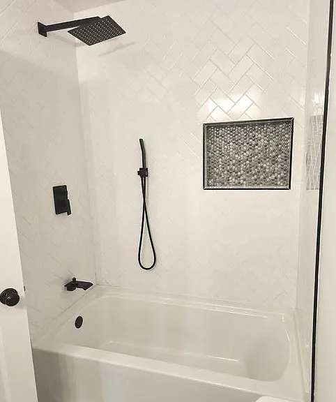 7895 Pavilion Dr — Photo 35