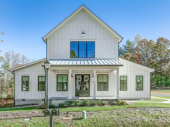 386 Lindsey Farm Dr, Flat Rock, NC 28731