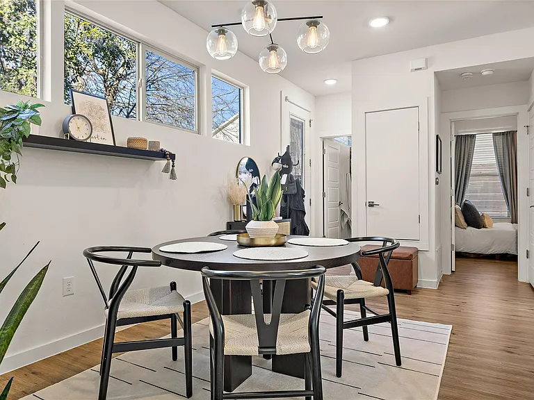 1402 Singleton Ave #B — Photo 7