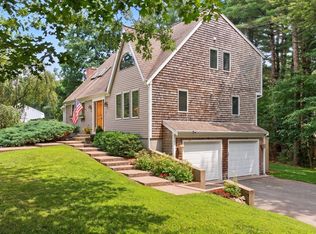 5 Acorn Ln, Mattapoisett, MA 02739