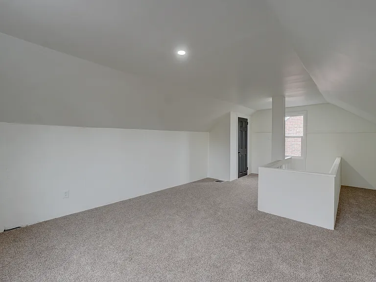 17388 Teppert St — Photo 11