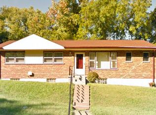 627 SE Chambers Rd, Saint Louis, MO 63137