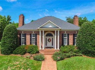 1215 Sturbridge Ave, High Point, NC 27262