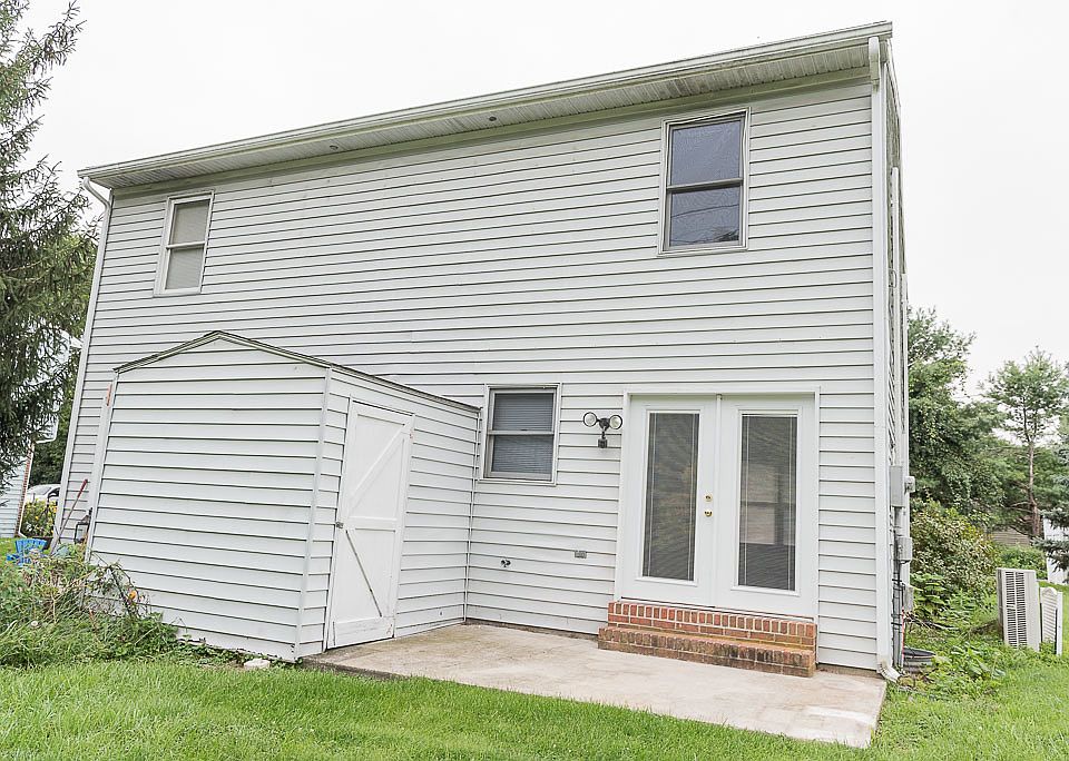 1st image of 1208 Lawton Ln