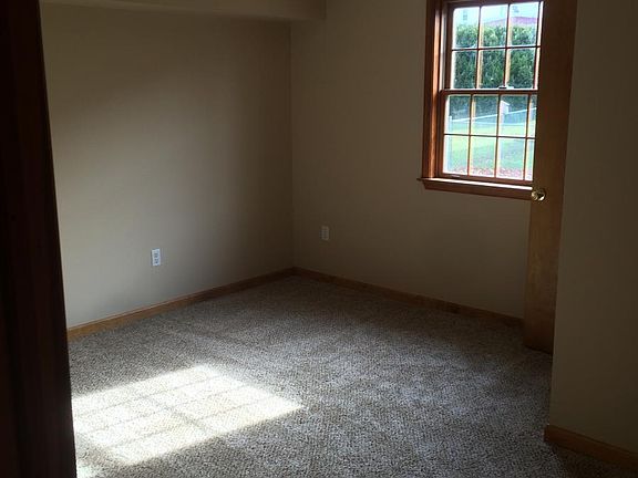 Main Bedrom (Walk in Closet and Large Double Closet)