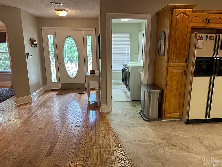 9837 Mobile Hwy — Photo 2