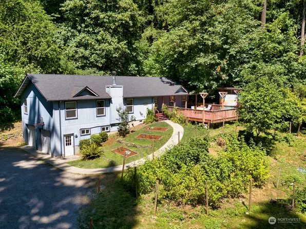 10124 SW Quartermaster Drive, Vashon, WA 98070