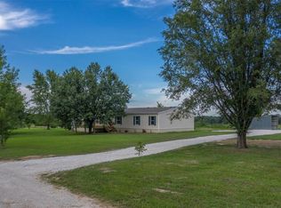 78 Two Far Farm Rd, Silex, MO 63377