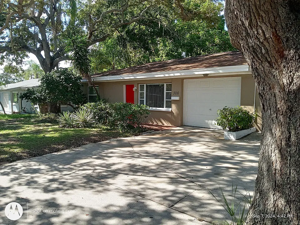 306 Woodlawn Ave