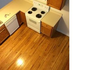 680 Boston Post Rd APT 27, Milford, CT 06460