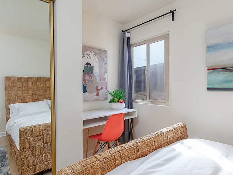 725 Santa Barbara Pl — Photo 28