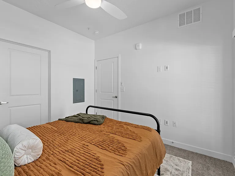 The Kelton Apartments — Photo 11