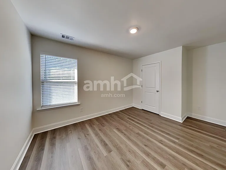 2444 Beal St — Photo 16