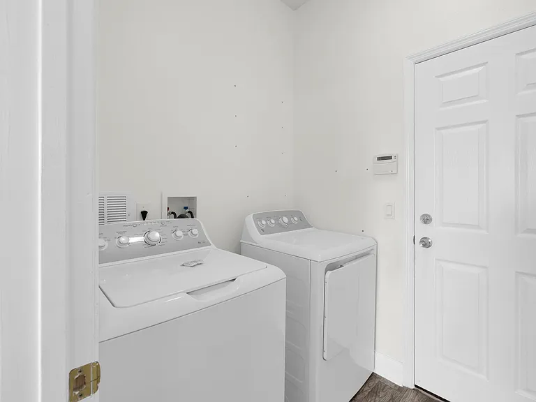 6130 Chapledale Dr — Photo 10