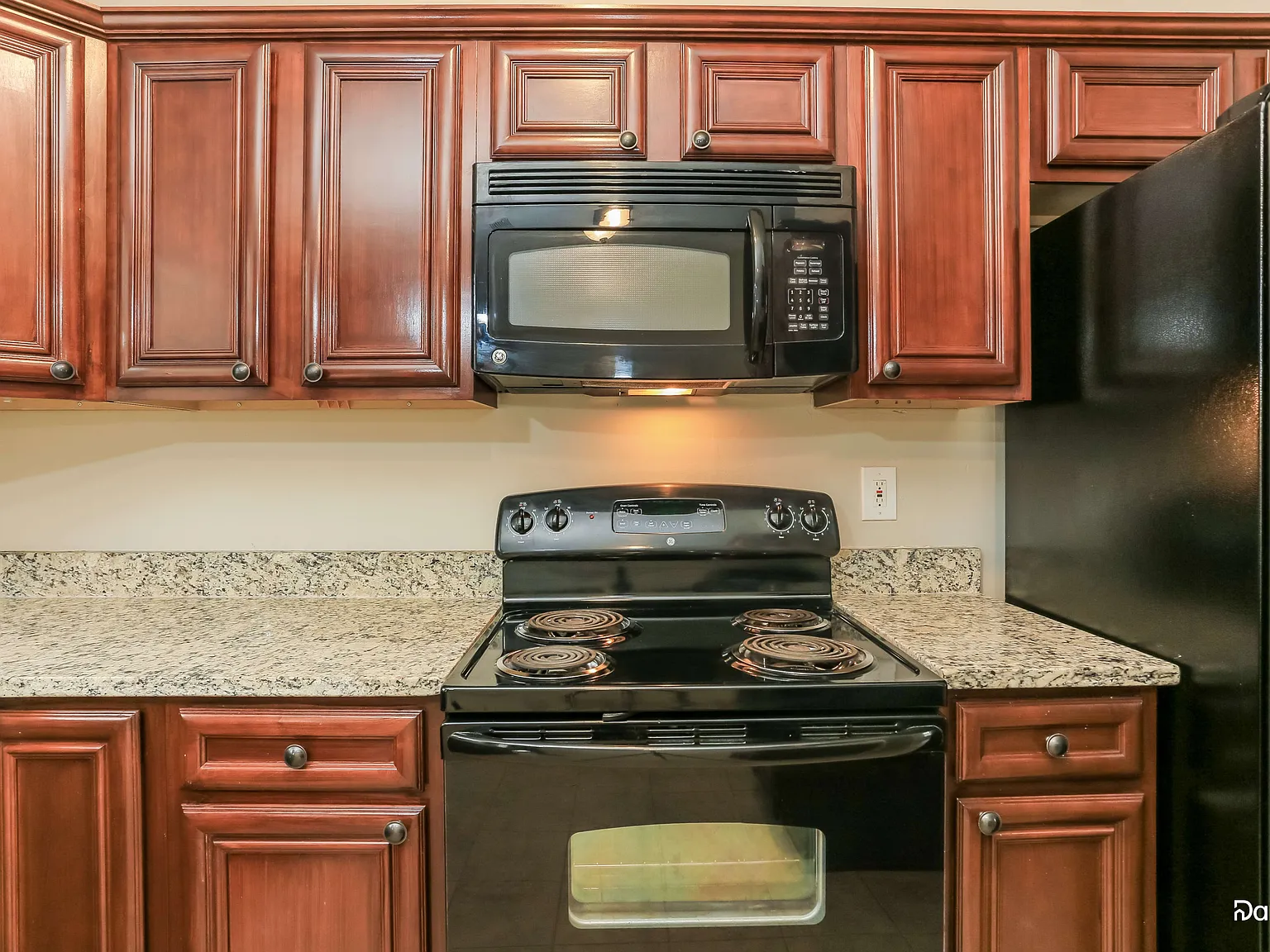 3 bed, 2.0 bath, 1344 sqft, $1,695 — Photo 2