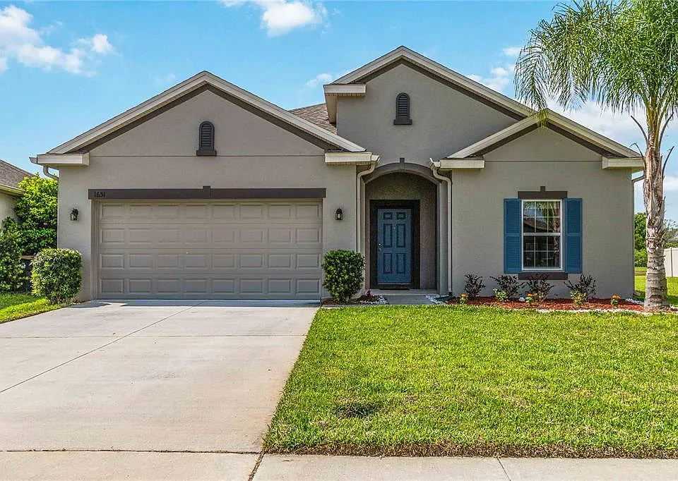 1651 Chatsworth Cir
