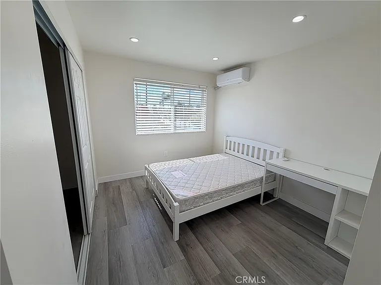 2139 W 160th St — Photo 33