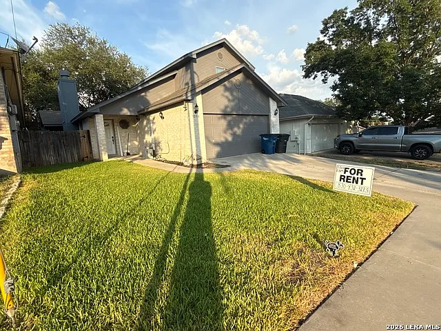 3 bed, 2.0 bath, 1768 sqft, $2,200 — Photo 2