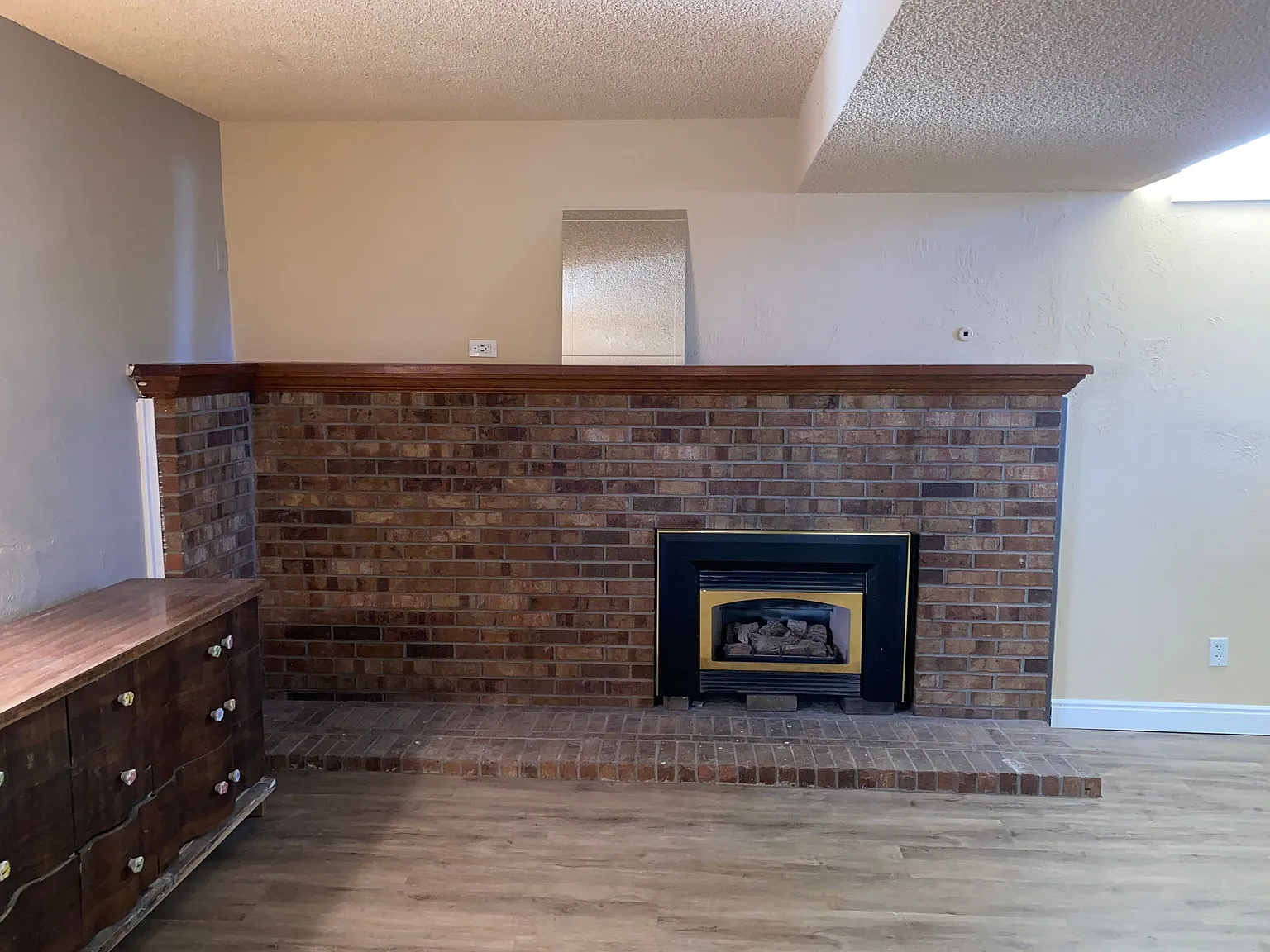 4 bed, 2.0 bath, 1823 sqft, $2,950 — Photo 3
