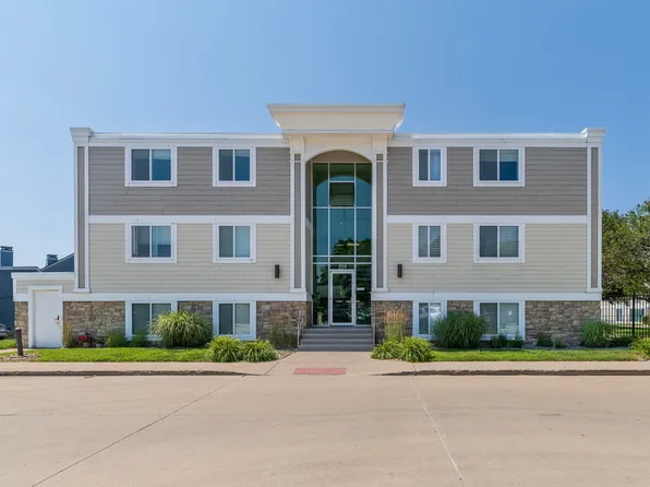 223 N Shore Dr APT 310, South Haven, MI 49090