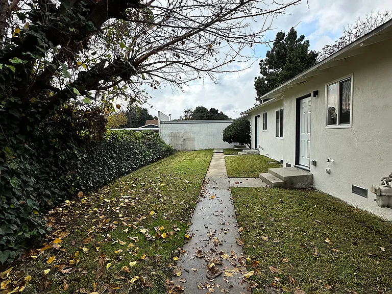 1491 El Sereno Ave — Photo 15