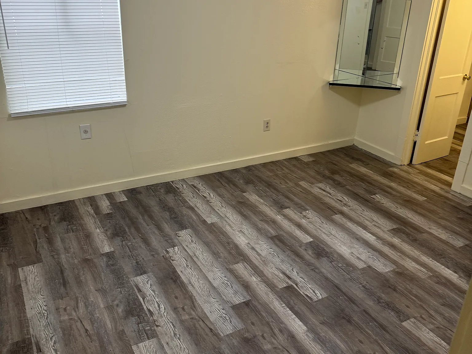 1 bed, 1000 sqft, $650 — Photo 4