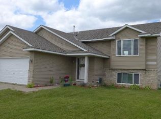 432 W Overlook Dr, Ellsworth, WI 54011