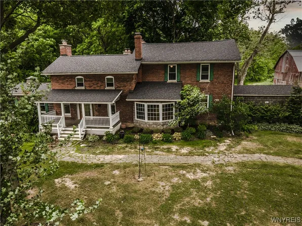 5851 Bowmiller Rd, Lockport, NY 14094