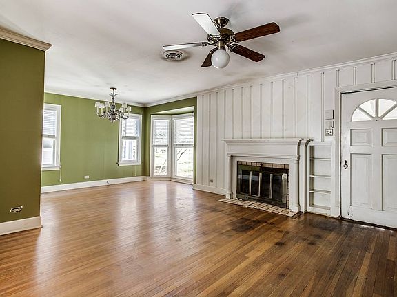 4th image of 372 Blue Bonnet Blvd