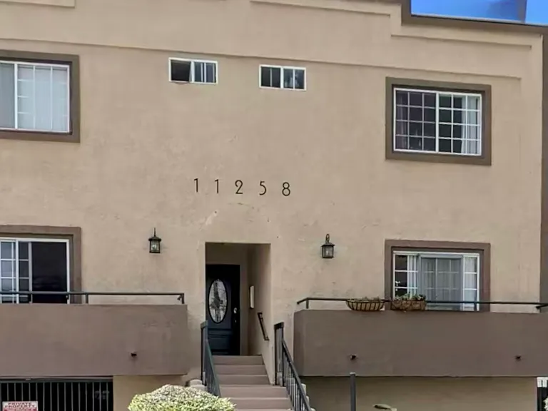 11258 Morrison St #101 — Photo 14