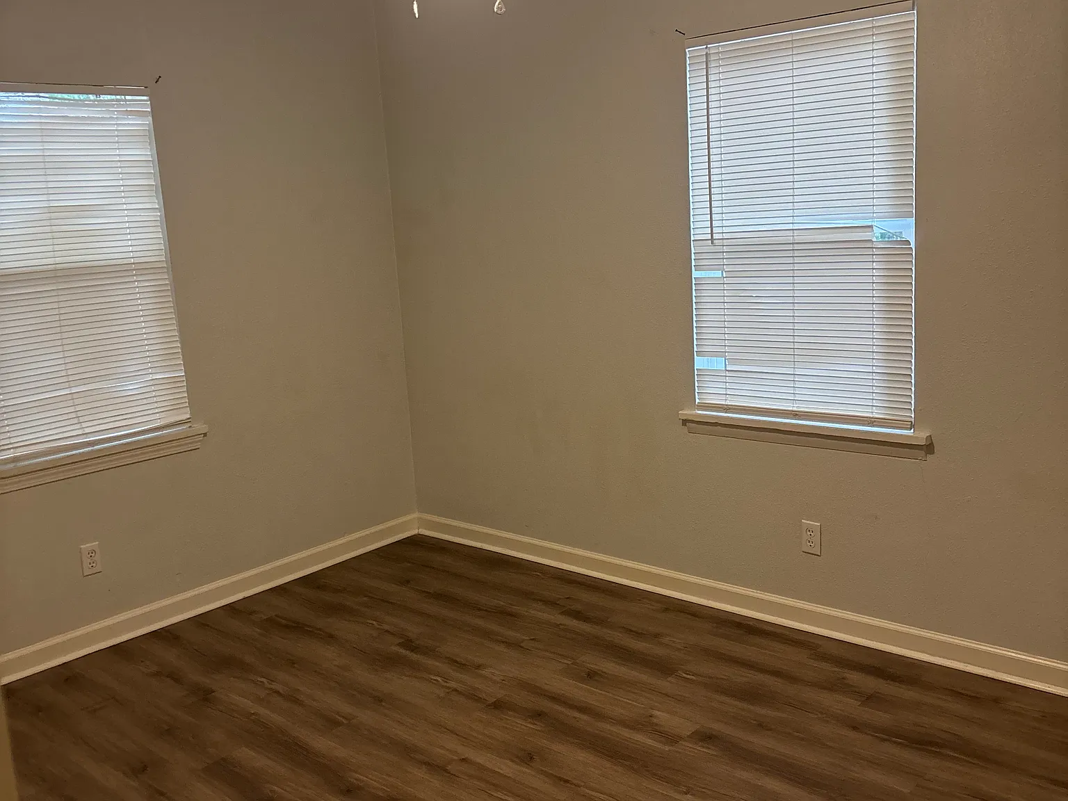 3 bed, 1044 sqft, $1,350 — Photo 3