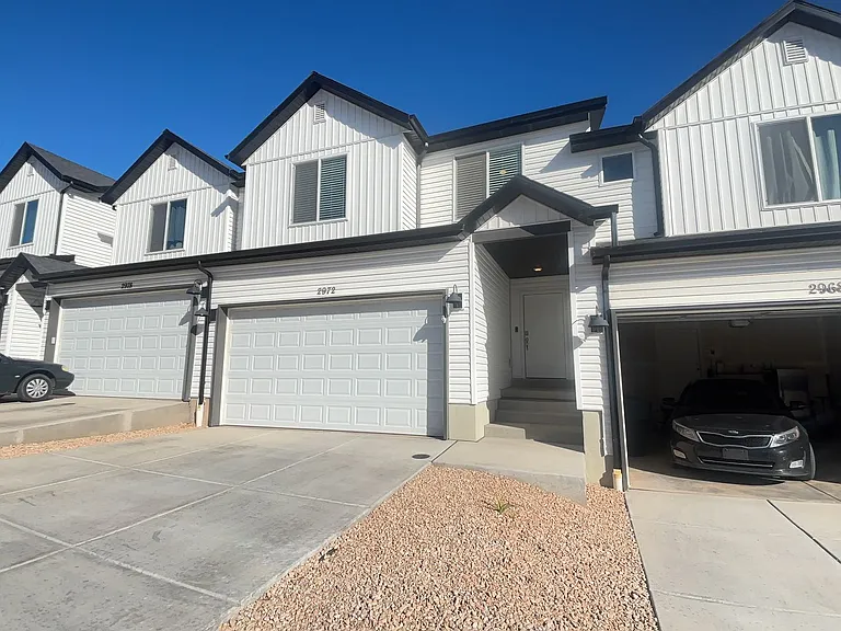 2972 W Ezra Dr — Photo 2