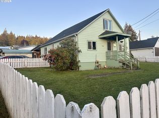 1715 20th St, Myrtle Point, OR 97458