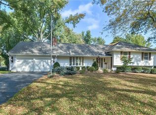 3304 W 97th Pl, Leawood, KS 66206