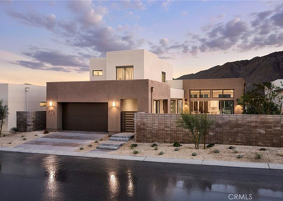1st image of 567 Flamingo Blvd