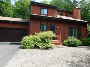2158 Vacation Ln, Pocono Summit, PA
