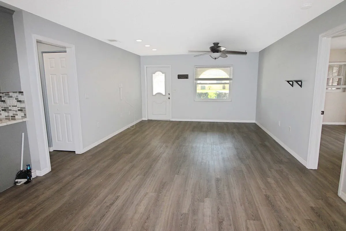 Building Photo - 420 Mount Vernon Dr