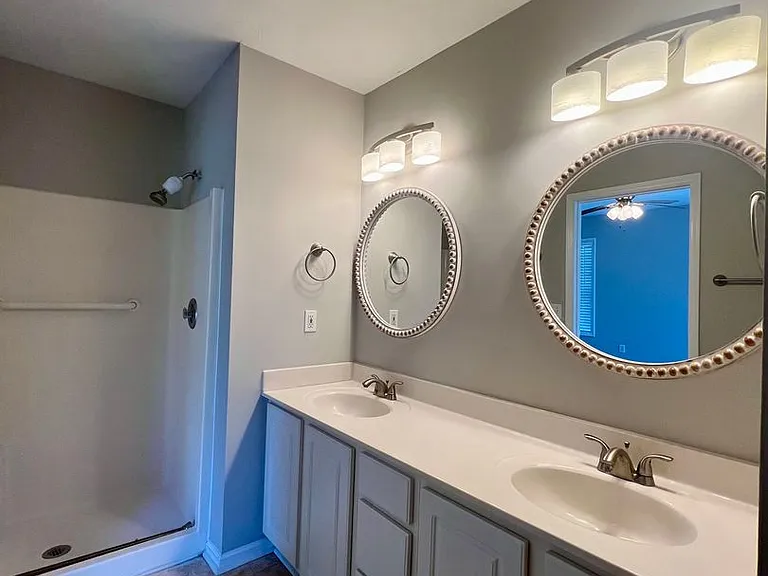 2409 Sunburst Ct — Photo 11