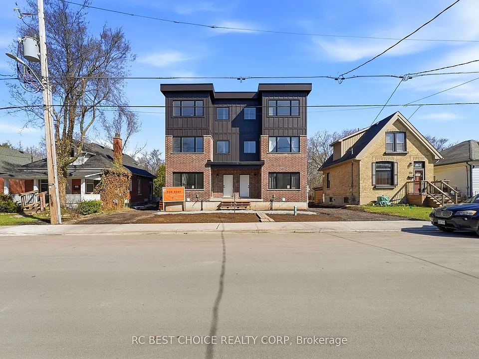 108 Briscoe St E