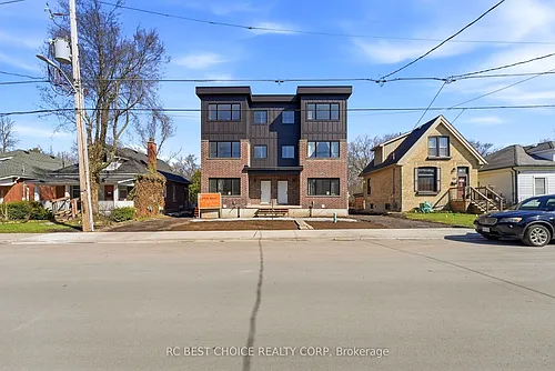 108 Briscoe St E Photo 1