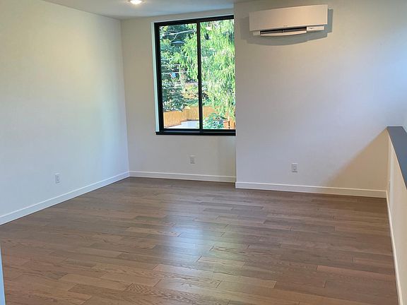2nd image of 2205 E Blaine St #1